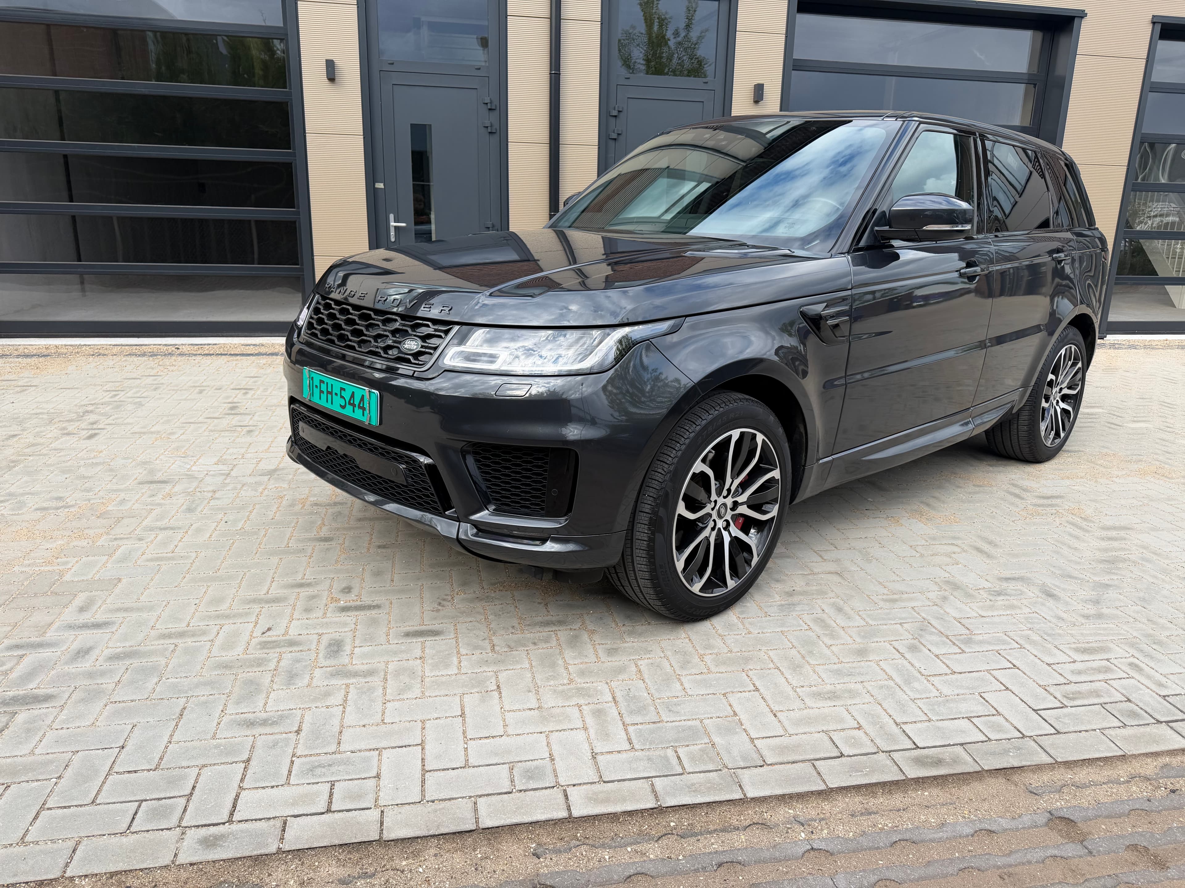 Range Rover Sport P400e HSE